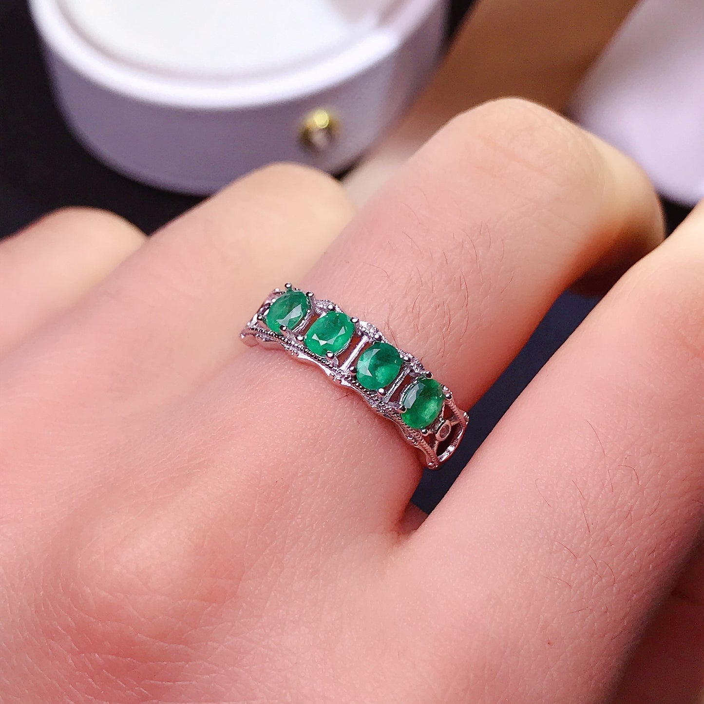 Emerald Ring Natural Colombian Emerald Ring 925 Silver Inlaid Emerald Wholesale IdentifiableBirthday gifts. Dinner accessories. Couple rings